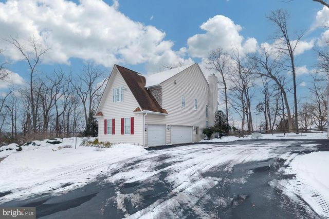 2104 SQUIRREL HILL RD, Schwenksville, PA 19473