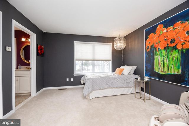 2104 SQUIRREL HILL RD, Schwenksville, PA 19473