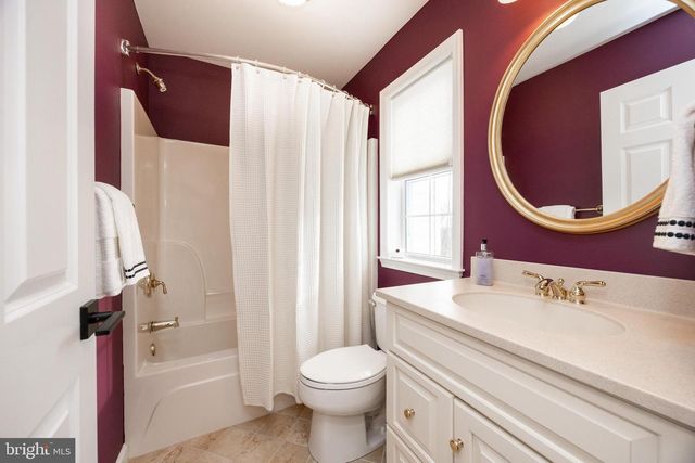 2104 SQUIRREL HILL RD, Schwenksville, PA 19473