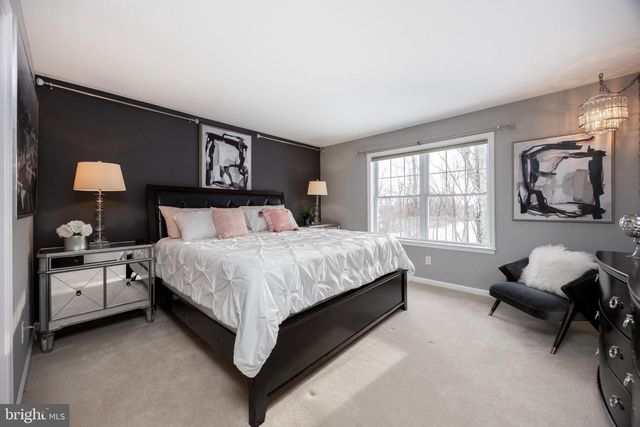 2104 SQUIRREL HILL RD, Schwenksville, PA 19473