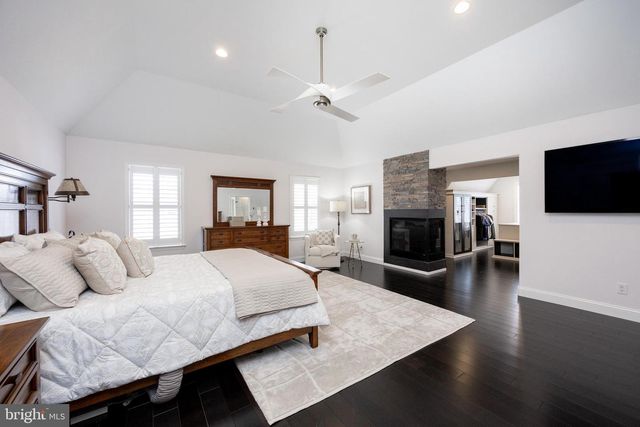 2104 SQUIRREL HILL RD, Schwenksville, PA 19473