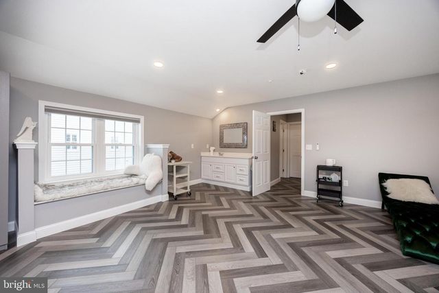 2104 SQUIRREL HILL RD, Schwenksville, PA 19473