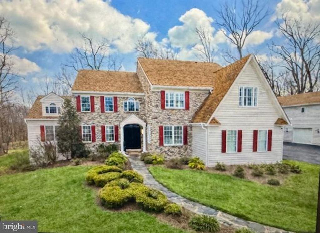 2104 SQUIRREL HILL RD, Schwenksville, PA 19473