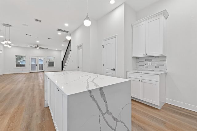 6630 Highrock Road, Houston, TX 77092