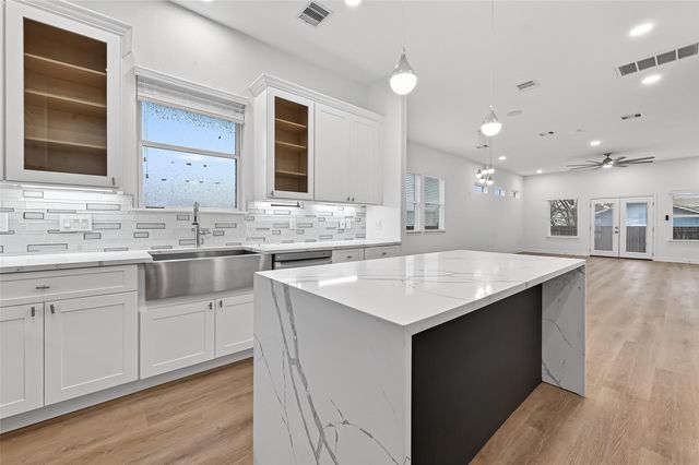 6630 Highrock Road, Houston, TX 77092