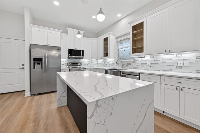 6630 Highrock Road, Houston, TX 77092