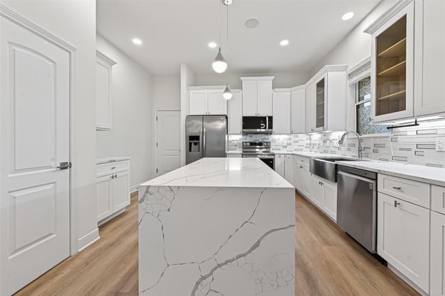 6630 Highrock Road, Houston, TX 77092