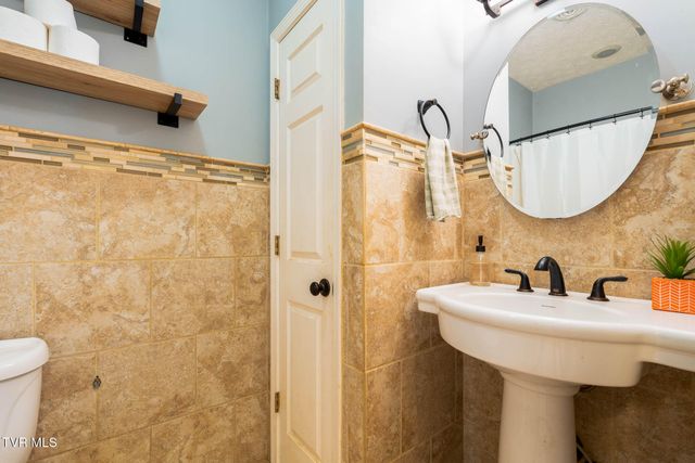 264 Hales Road, Jonesborough, TN 37659