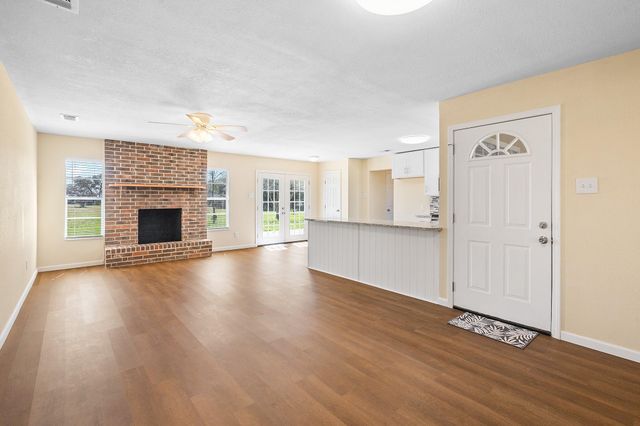 2631 Benbow Road, Inez, TX 77968