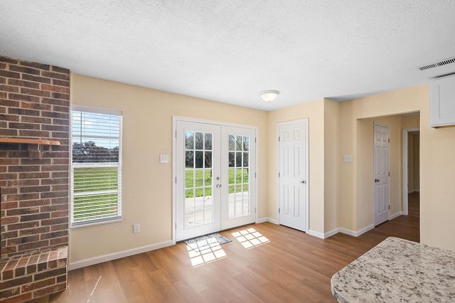 2631 Benbow Road, Inez, TX 77968