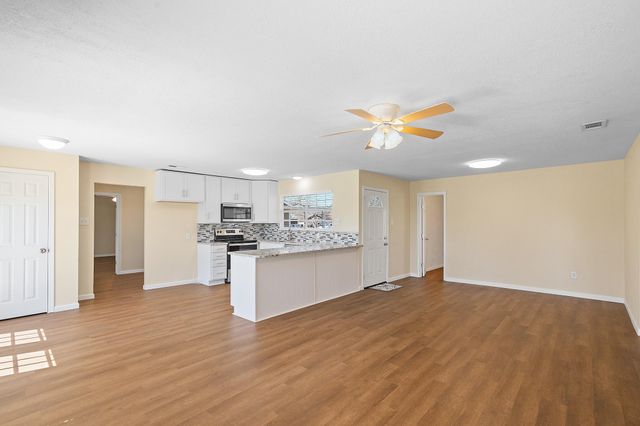 2631 Benbow Road, Inez, TX 77968