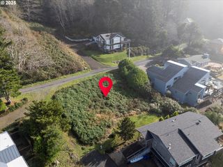 6900 Ne Neptune TL200, Lincoln City, OR 97367