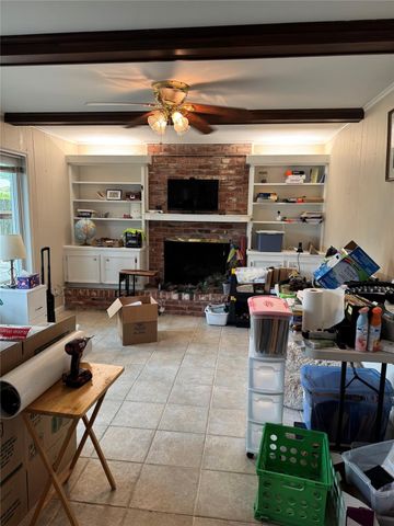 315 Willow Vista Drive, El Lago, TX 77586