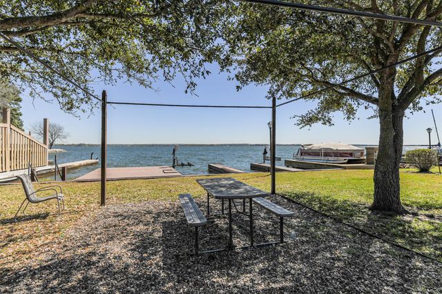 801 River Road 106F, Montgomery, TX 77356