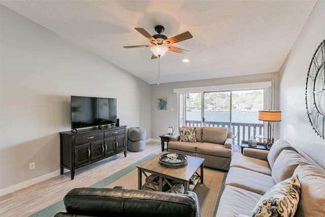 801 River Road 106F, Montgomery, TX 77356