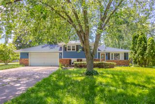 28W521 Donald Avenue, West Chicago, IL 60185