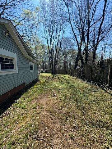 3062 Harper Road, Clemmons, NC 27012