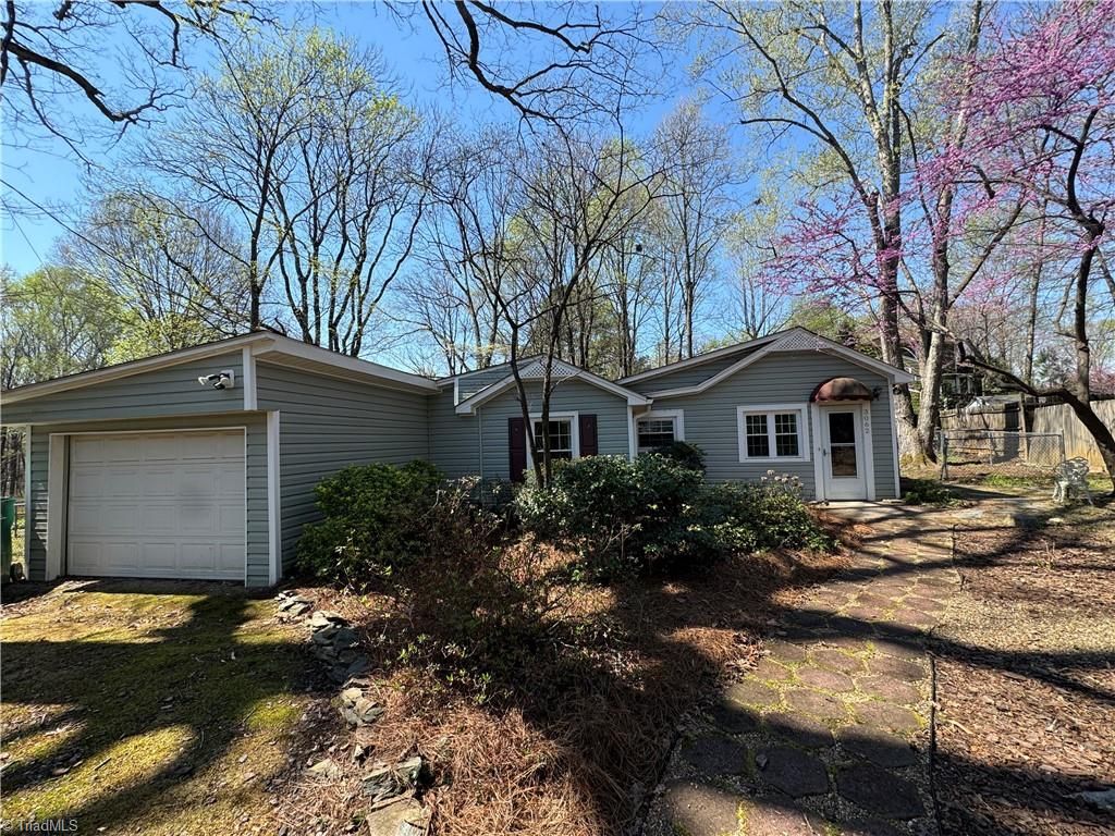 3062 Harper Road, Clemmons, NC 27012