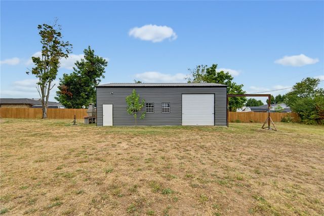 914 S Dixieland Road, Rogers, AR 72758