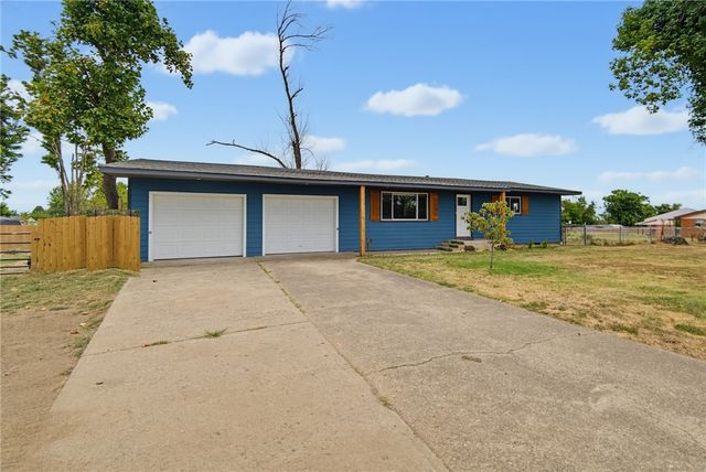 914 S Dixieland Road, Rogers, AR 72758