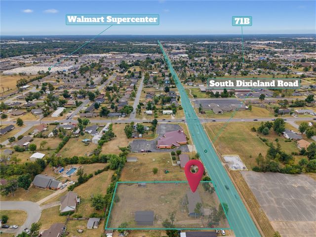 914 S Dixieland Road, Rogers, AR 72758