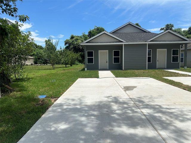 104 Turner Drive A, Willis, TX 77378