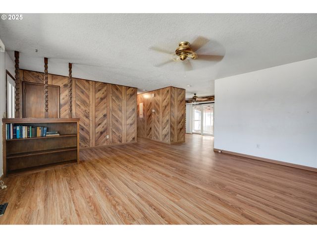 26394 S GARD Rd, Mulino, OR 97042