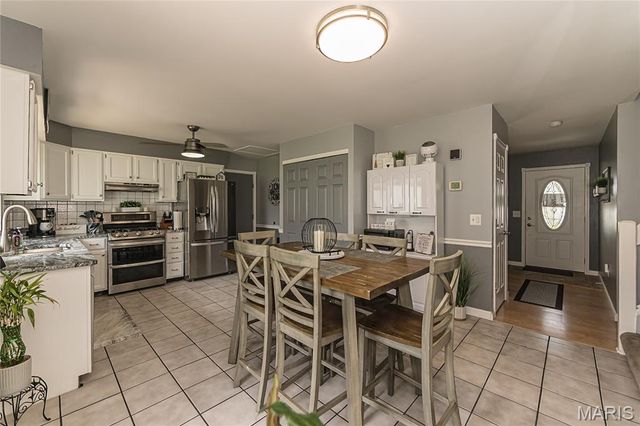 304 Trailview Avenue, St Peters, MO 63376