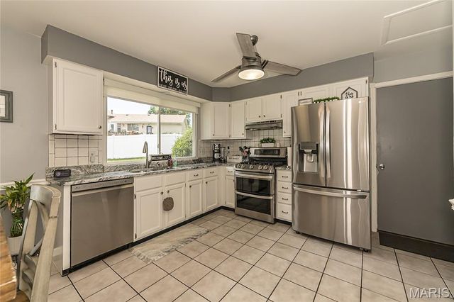 304 Trailview Avenue, St Peters, MO 63376