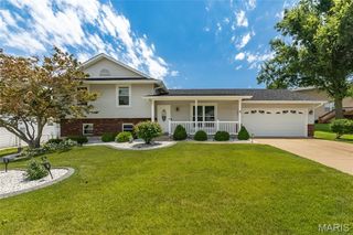 304 Trailview Avenue, St Peters, MO 63376