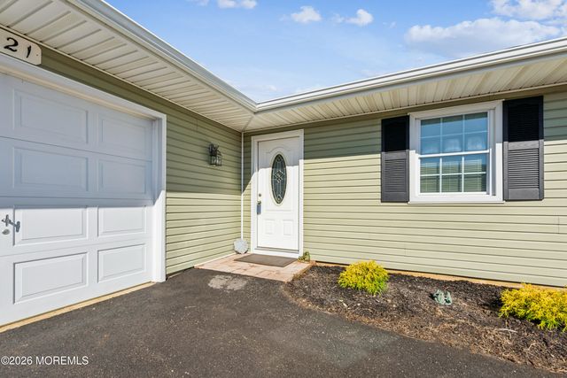 121 Whittier Road, Brick, NJ 08724