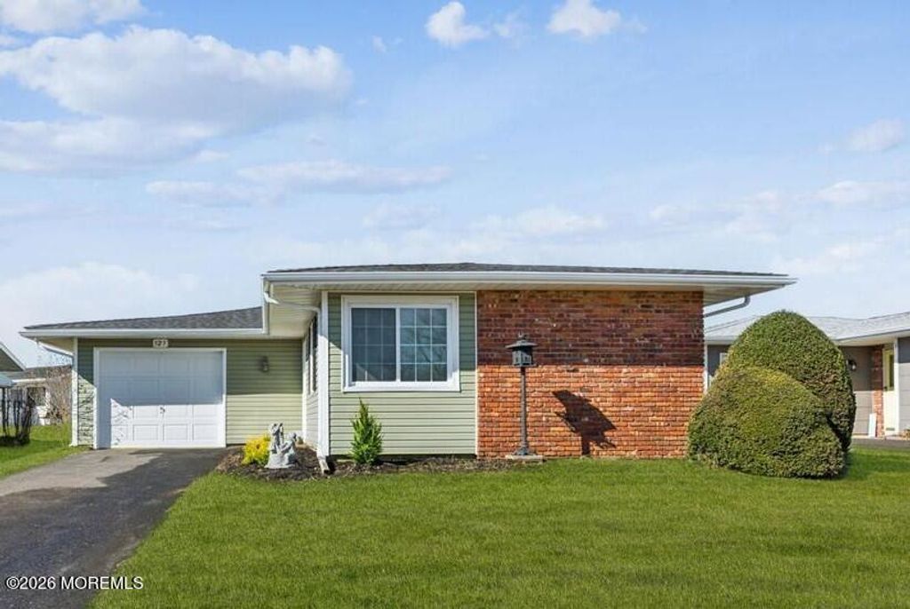 121 Whittier Road, Brick, NJ 08724