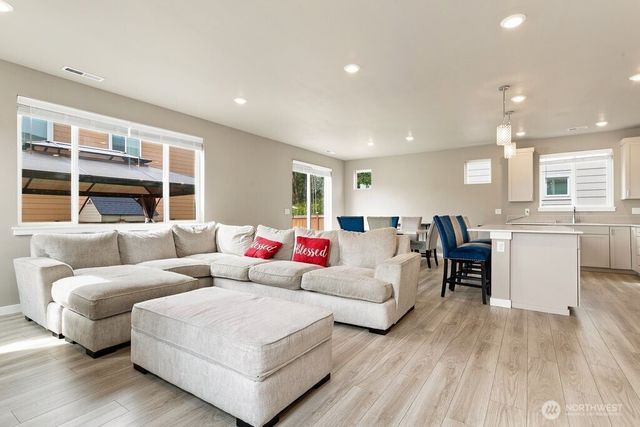 939 Vine Maple Street SE, Lacey, WA 98503