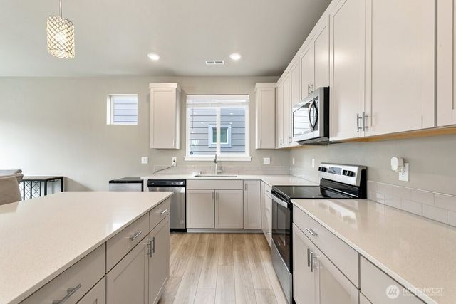939 Vine Maple Street SE, Lacey, WA 98503