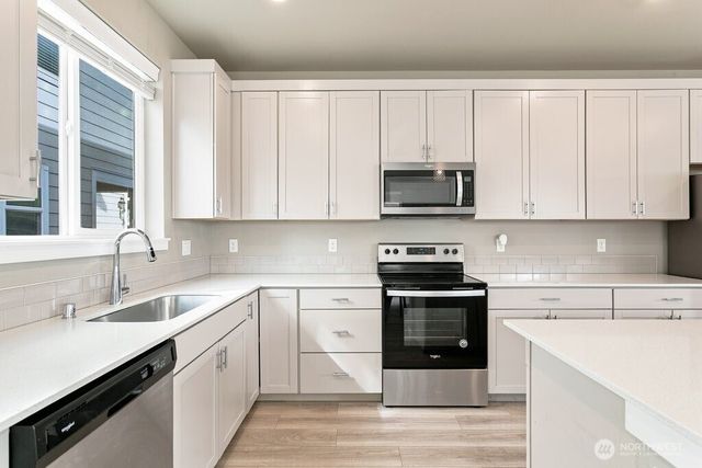 939 Vine Maple Street SE, Lacey, WA 98503