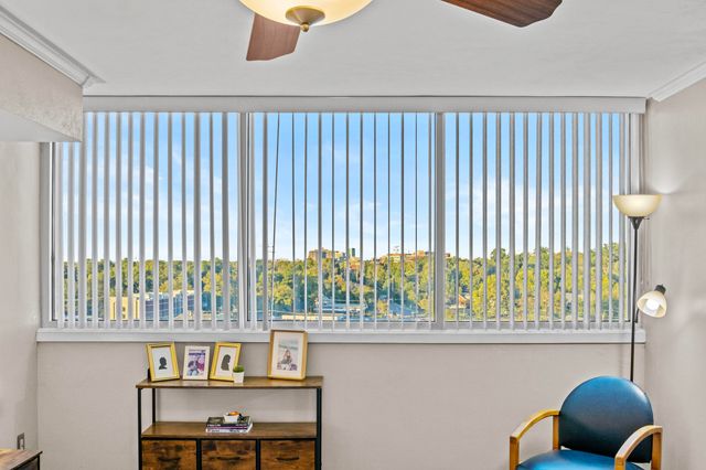 2121 Nicholasville Road 804, Lexington, KY 40503