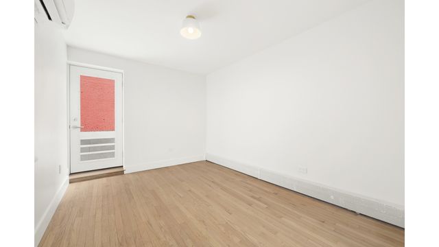 41 PUTNAM Avenue A, New York City, NY 11238