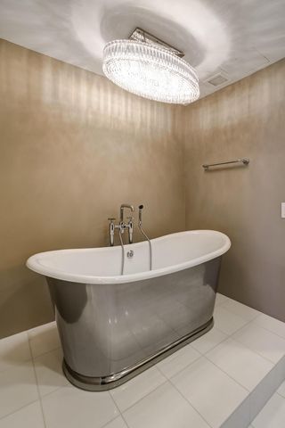 1 Miranova Place, 1225, Columbus, OH 43215