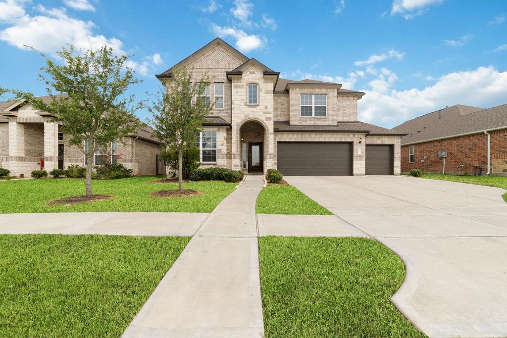 75 Carmel Drive, Manvel, TX 77578