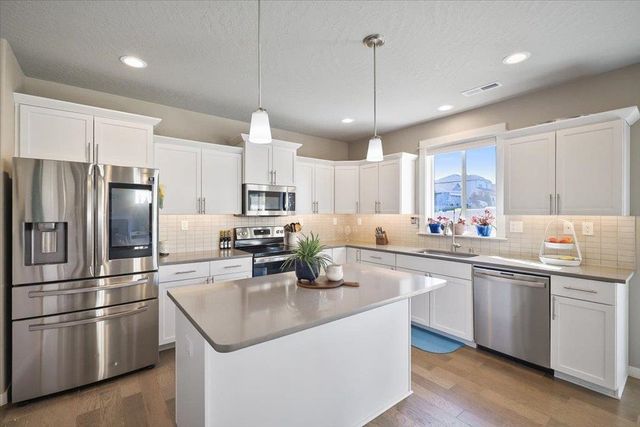 1824 S Donwood St, Greenacres, WA 99016