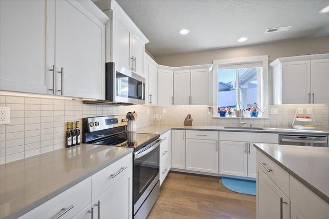 1824 S Donwood St, Greenacres, WA 99016