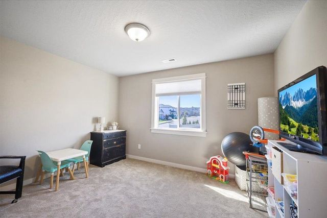1824 S Donwood St, Greenacres, WA 99016