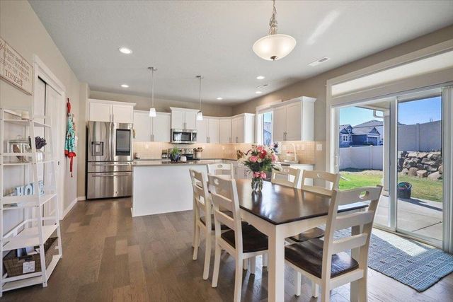 1824 S Donwood St, Greenacres, WA 99016