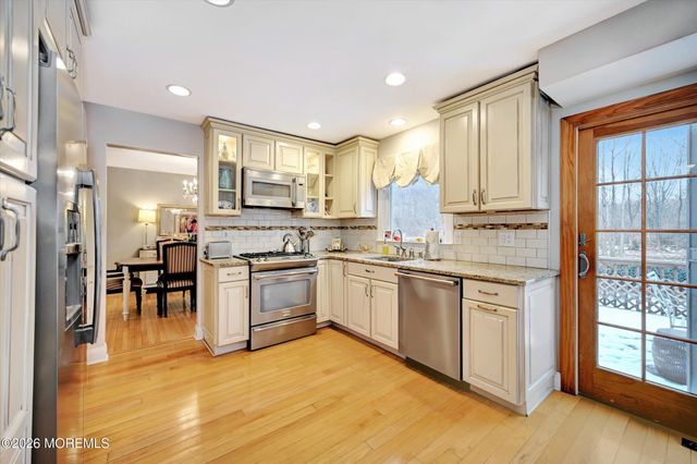 18 Devon Drive, Manalapan, NJ 07726