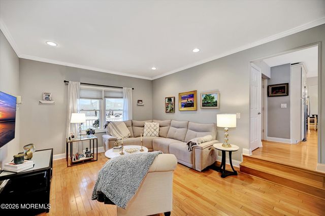 18 Devon Drive, Manalapan, NJ 07726