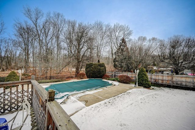 18 Devon Drive, Manalapan, NJ 07726