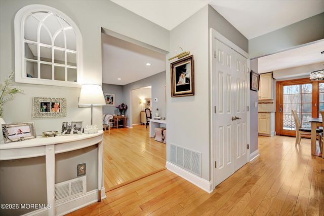 18 Devon Drive, Manalapan, NJ 07726