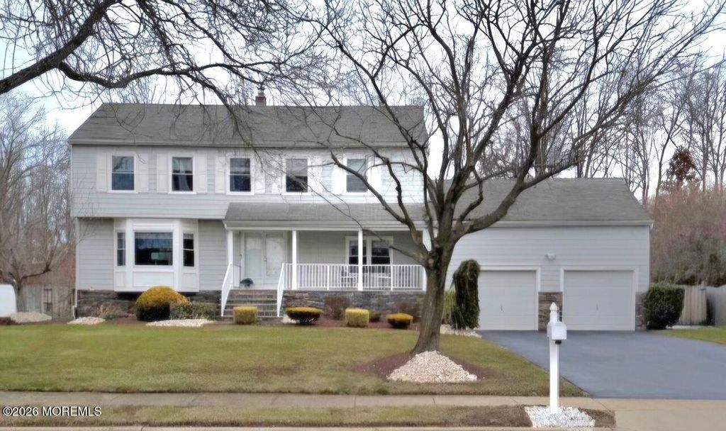 18 Devon Drive, Manalapan, NJ 07726