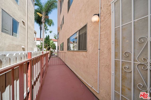 1028 7TH Street 102, Santa Monica, CA 90403