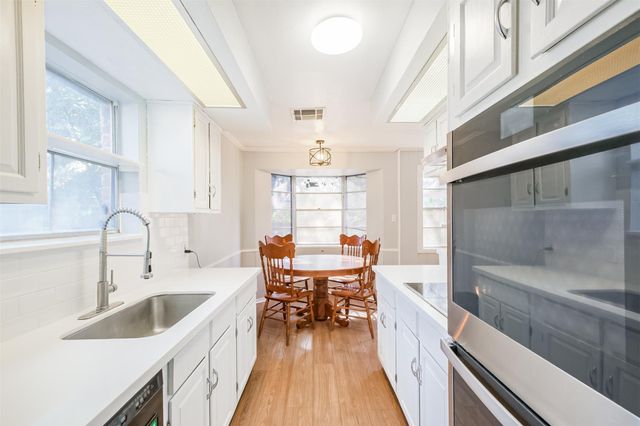 12207 Level Run Street, Meadows Place, TX 77477